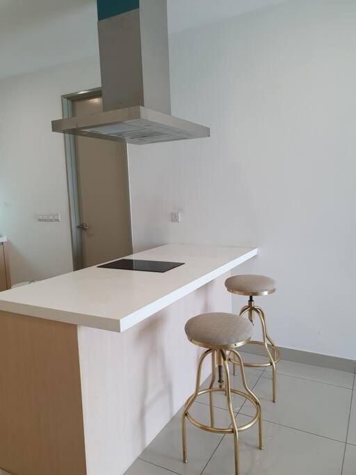 Southbay Seaview A10 #10minqueensbay #15minspice Apartment *