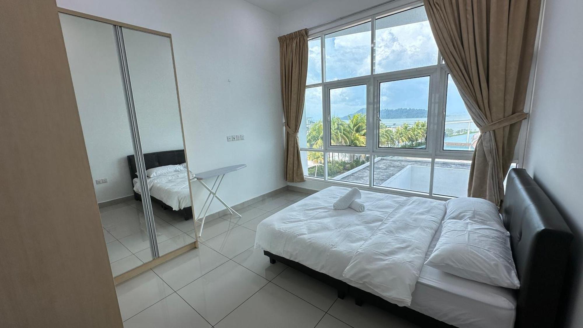 Southbay Seaview A10 #10minqueensbay #15minspice Apartment *